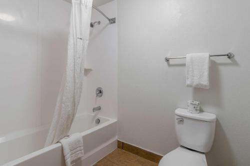 Foto del baño de Motel 6-Anaheim, CA - Buena Park
