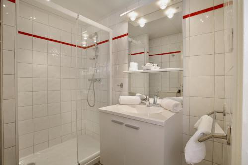 Foto del baño de Hôtel Eliova Le Chaix