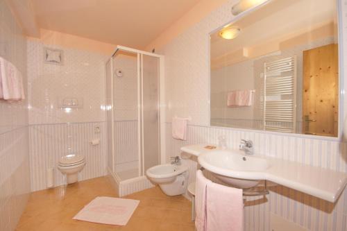 Foto del baño de Albergo Conturina