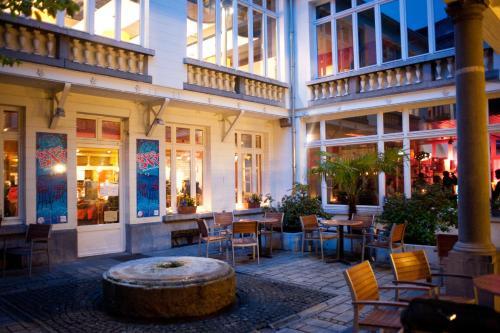 Exterior – Jacques Brel Youth Hostel