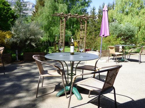 Foto del exterior de Hotel Logis La Cremaillere