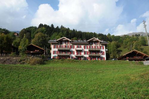 Foto del entorno de Swiss Historic Hotel du Pillon, Grand Chalet des Bovets