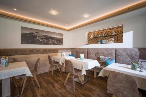 Dining – Hotel Maximilian
