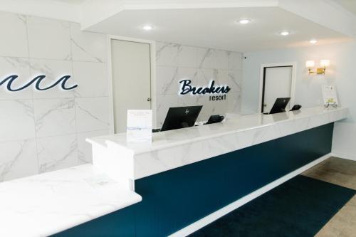 Photo – Hotel Breakers Resort - Lakeside