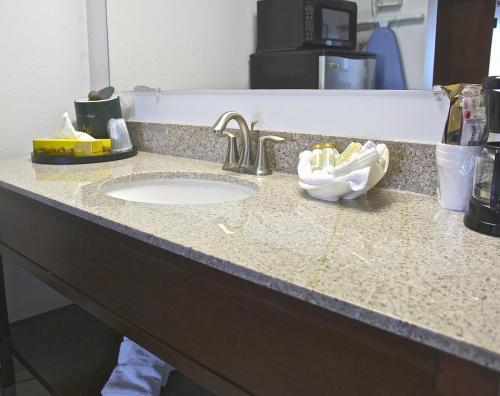 Bathroom – Hotel Admiral on Baltimore