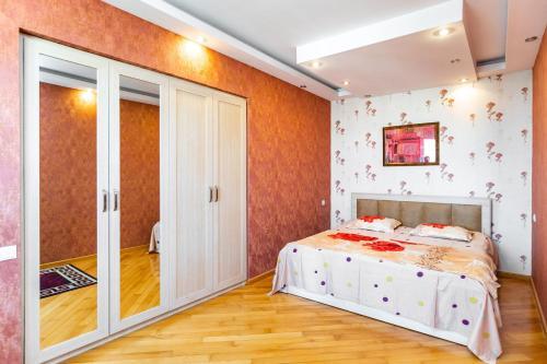 Room – Sports Palace Apartment