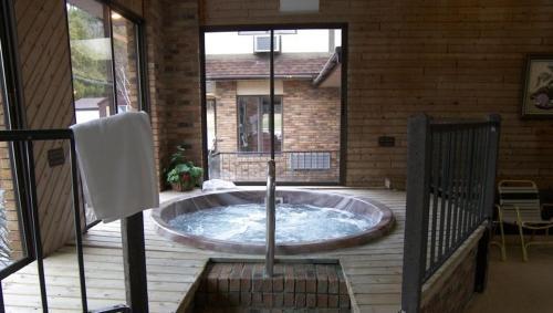 Facilities – Hotel Bavarian Haus Lakefront Inn