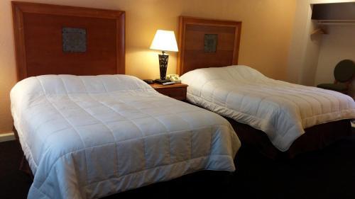 Room – Motel Grays Harbor Inn &amp;amp; Suites