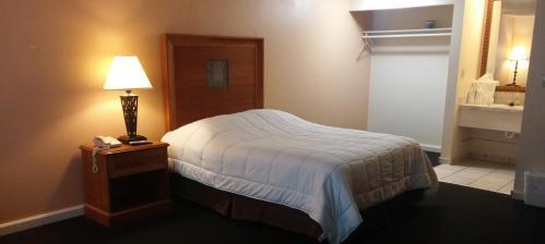 Room – Motel Grays Harbor Inn &amp;amp; Suites