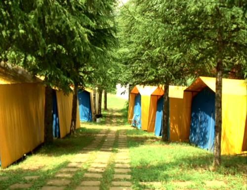 Foto del exterior de Camping El Chate Tiendas