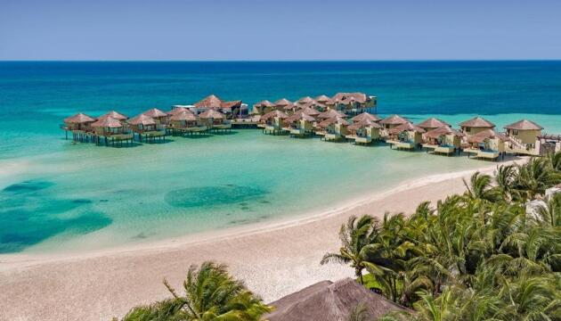 Foto de Palafitos Overwater Bungalows El Dorado Maroma - Adults Only