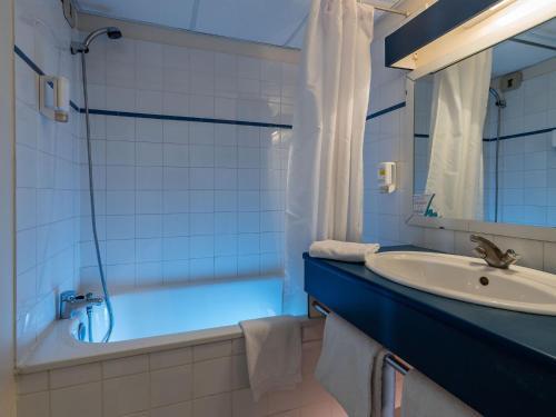 Foto del baño de Noemys Aigues-Mortes - ex Mona Lisa Royal Hôtel