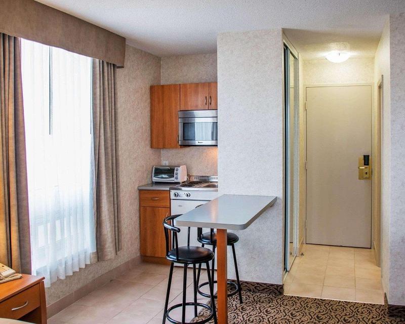 Foto de una habitación de Hotel Quality Inn &amp;amp; Suites Winnipeg