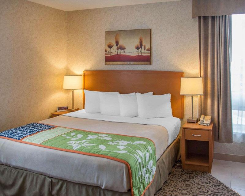 Foto de una habitación de Hotel Quality Inn &amp;amp; Suites Winnipeg