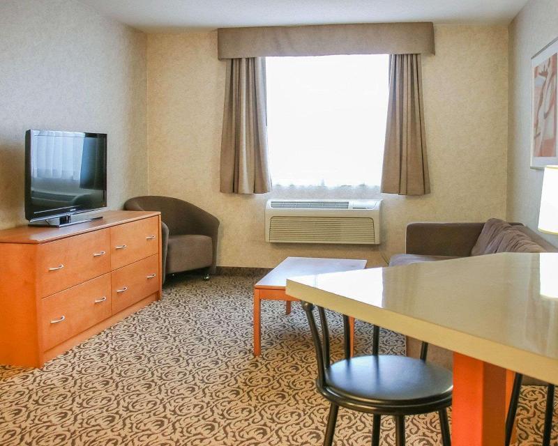 Foto de una habitación de Hotel Quality Inn &amp;amp; Suites Winnipeg