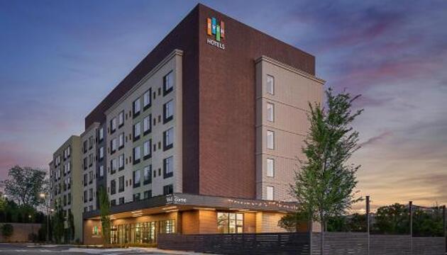 Foto de EVEN Hotel Alpharetta - Avalon Area, an IHG Hotel
