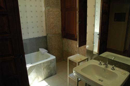 Foto del baño de INATEL Linhares da Beira Hotel Rural