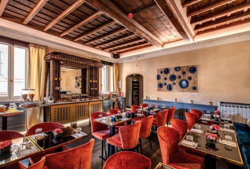 Foto de restauración de Relais Fontana Di Trevi Hotel