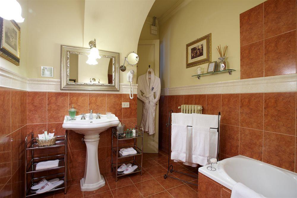 Foto general de Hotel Palazzo Magnani Feroni, All Suite - Residenza D&amp;#039;Epoca