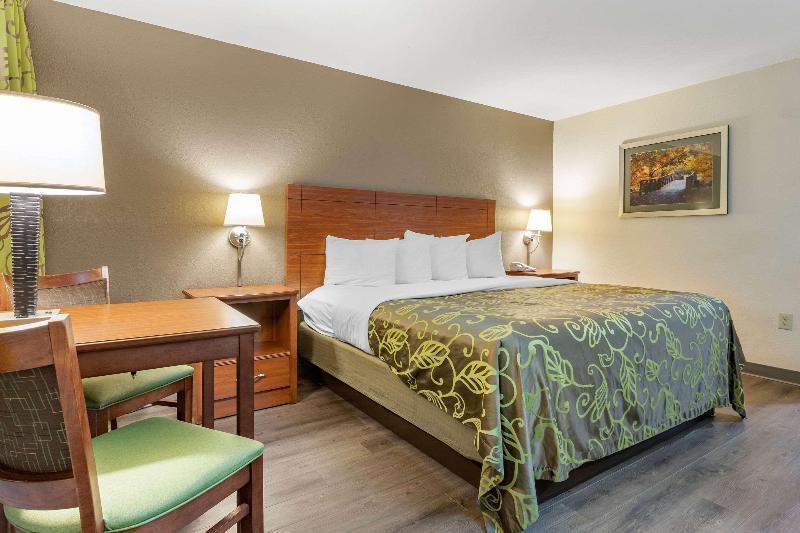 Foto de una habitación de Hotel Econo Lodge Cherokee