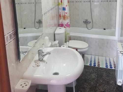 Foto del baño de Hotel Corcubión Playa de Qenxe