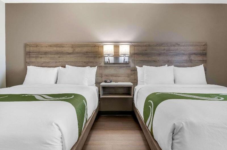Room – Motel Quality Inn Amsterdam Fredericton