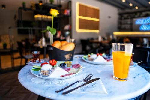 Foto de restauración de Mielo Lara Hotel