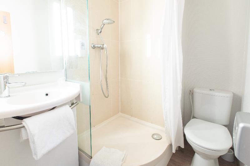 Foto del baño de B&amp;amp;B Hôtel Saint-Malo Centre