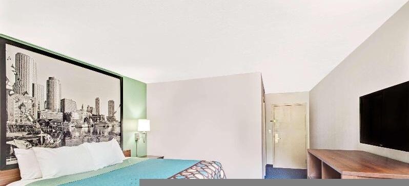 Foto de una habitación de Hotel Super 8 by Wyndham Brockton