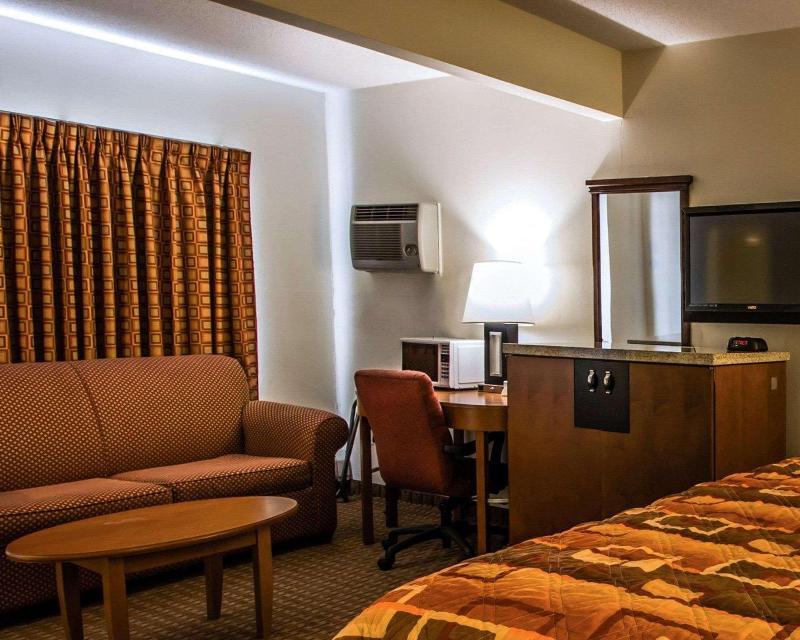 Foto de una habitación de Hotel Econo Lodge Tonawanda I-290