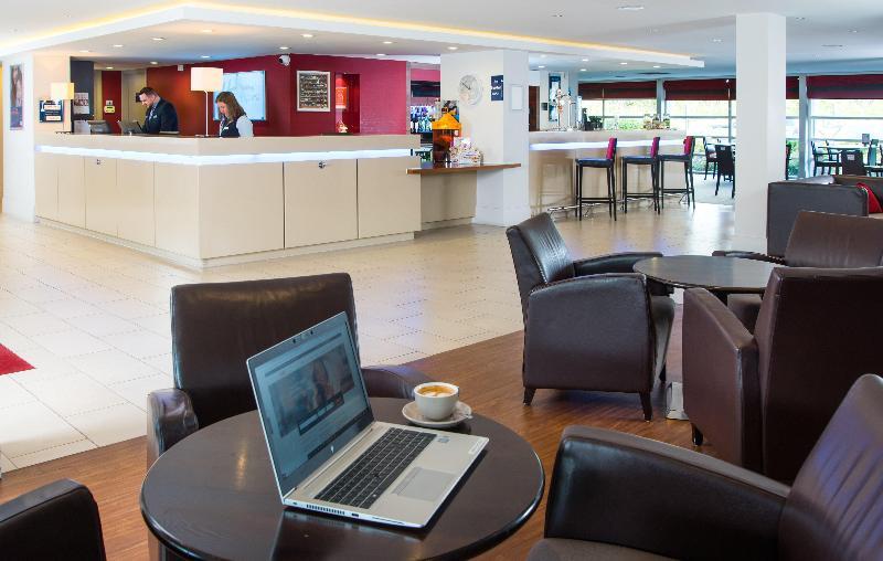 Foto de las zonas nobles de Holiday Inn Express Milton Keynes, an IHG Hotel
