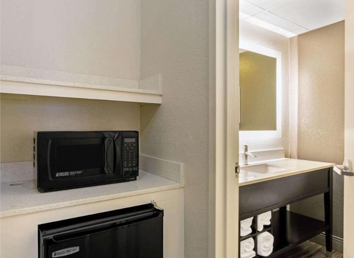 Foto del baño de Hotel La Quinta by Wyndham Boston-Andover