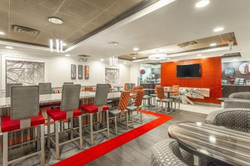 Foto de restauración de Inn at the Peachtrees, Ascend Hotel Collection