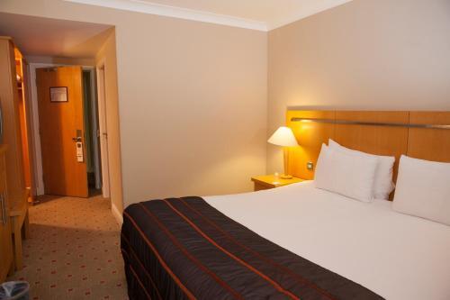 Foto de una habitación de Lahinch Coast Hotel and Suites