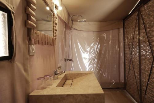 Bathroom – Terre Des Etoiles