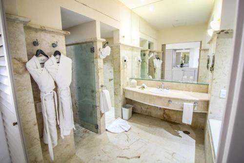 Foto del baño de Hotel Tres Vidas Acapulco
