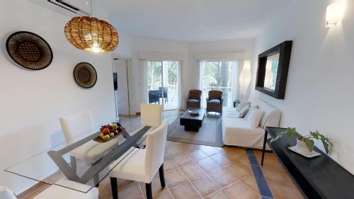 Foto de los servicios de Aparthotel Coson Bay