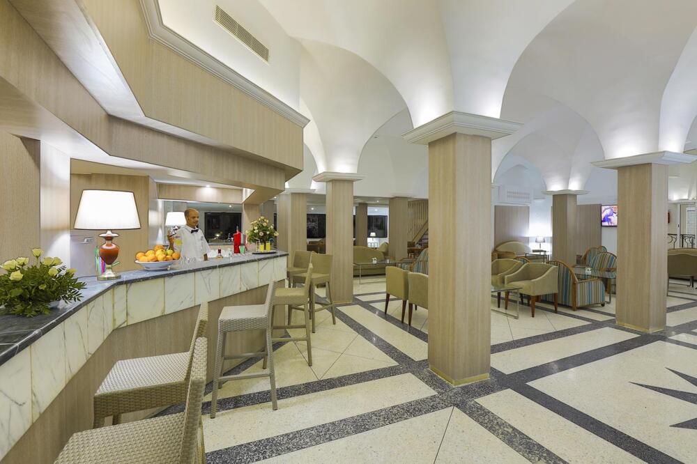 Foto general de Hotel COOEE Hari Club Beach Resort