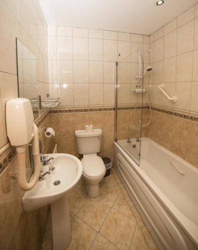 Foto de una habitación de The Frontier Hotel