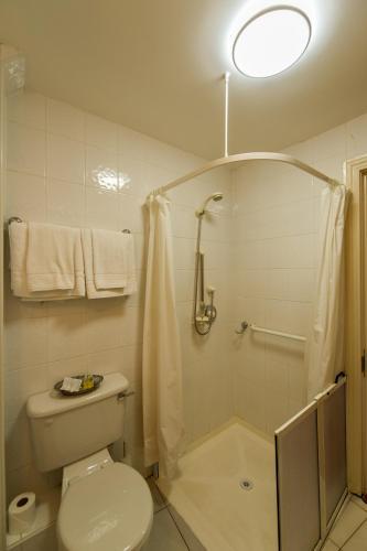 Bathroom – Muskerry Arms Bar and B&amp;amp;B
