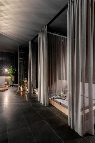 Foto de los servicios de Lure Hotel