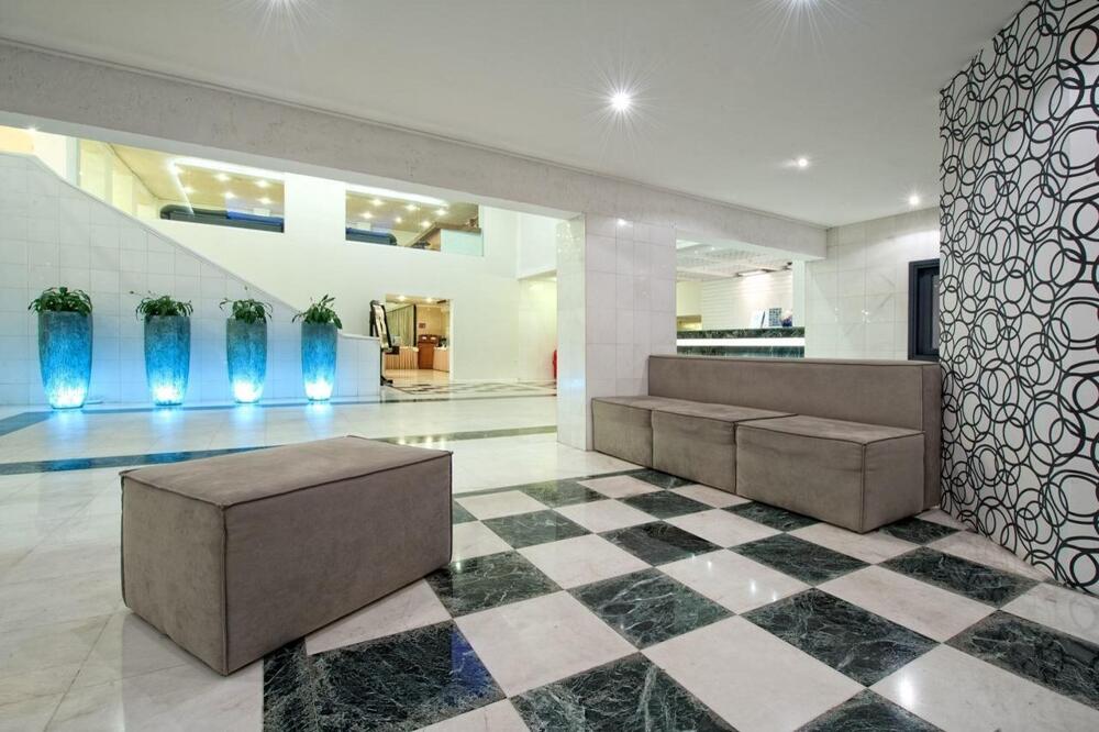 Foto de las zonas nobles de Heronissos Hotel