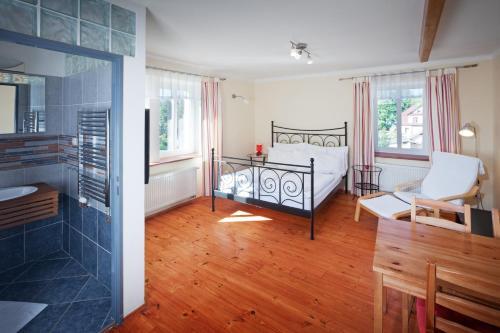 Foto de una habitación de Pytloun Wellness Travel Hotel