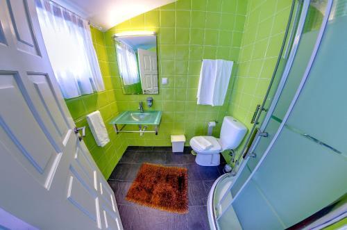 Bathroom – Apartamentos 7 Saias Marginal