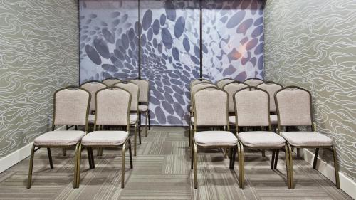 Foto de los servicios de Holiday Inn Express Atlanta NW - Galleria Area, an IHG Hotel