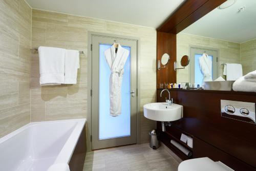 Foto del baño de Apex City Of London Hotel