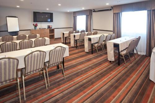 Foto de los servicios de Holiday Inn Express San Francisco Airport South, an IHG Hotel