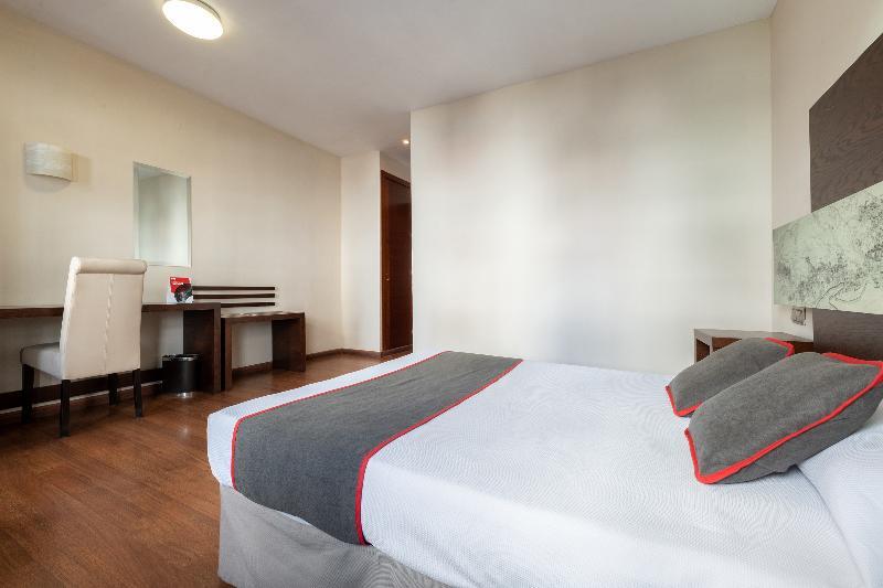 Photo – OYO Hotel Francabel