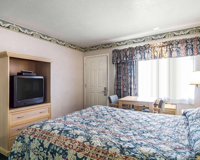 Foto de una habitación de Motel Rodeway Inn Monterey Near Fairgrounds