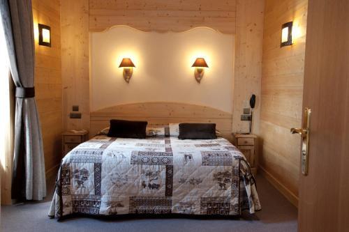 Foto de una habitación de Logis Hotel &amp;amp; Spa Beau-Site